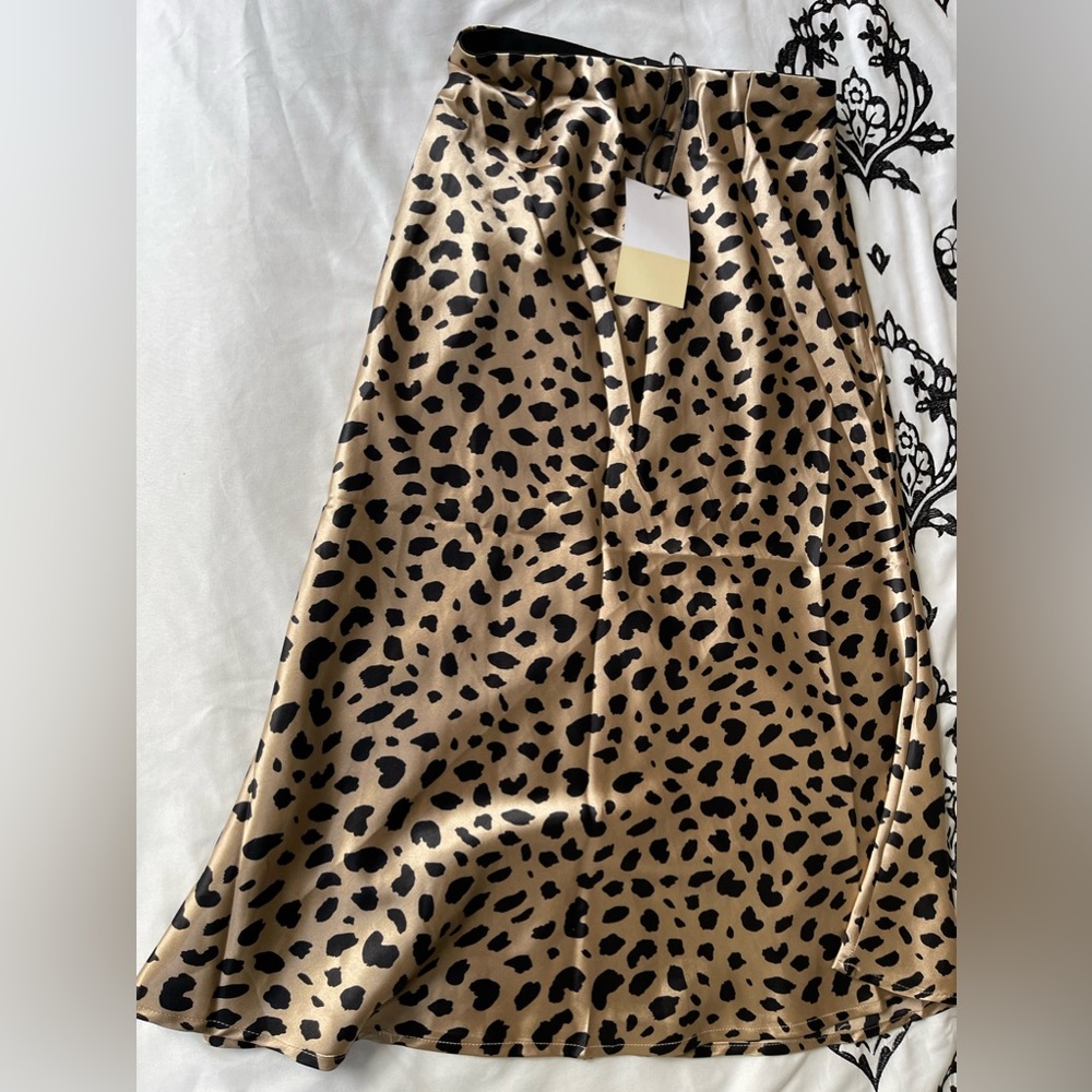 Satin skirt made by luxury factory